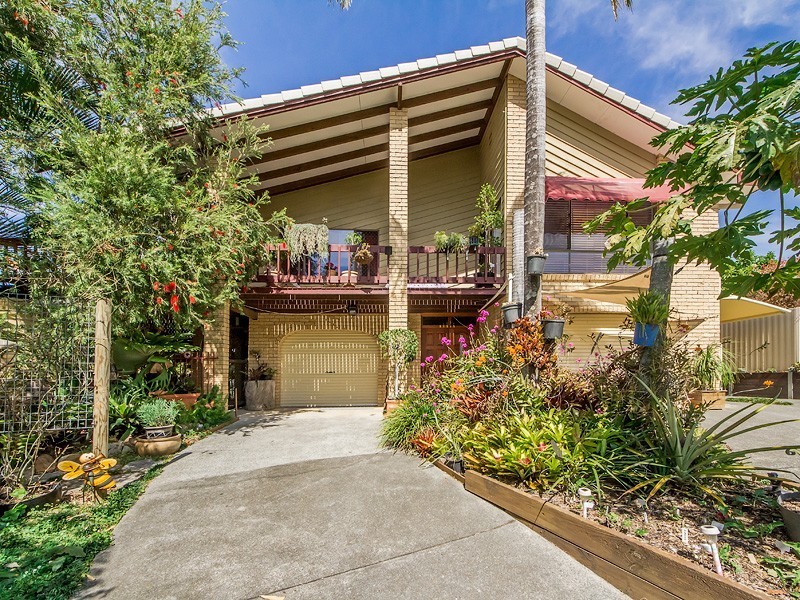 18 Swanbourne Way, Elanora QLD 4221