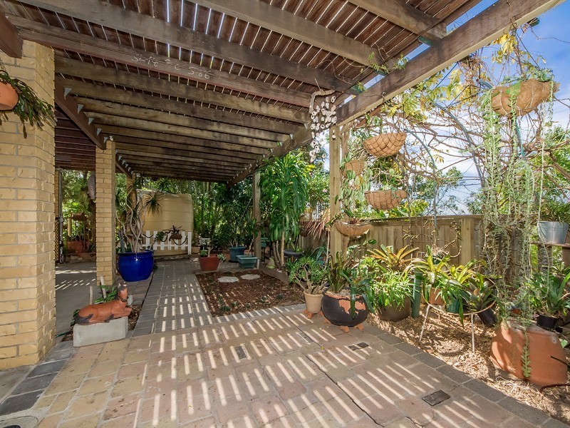 18 Swanbourne Way, Elanora QLD 4221