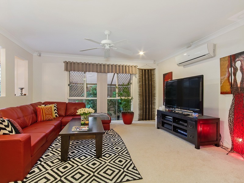 12 Frog Rock Crescent, Reedy Creek QLD 4227