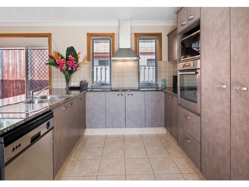 8B Leopardwood Circuit, Robina QLD 4226