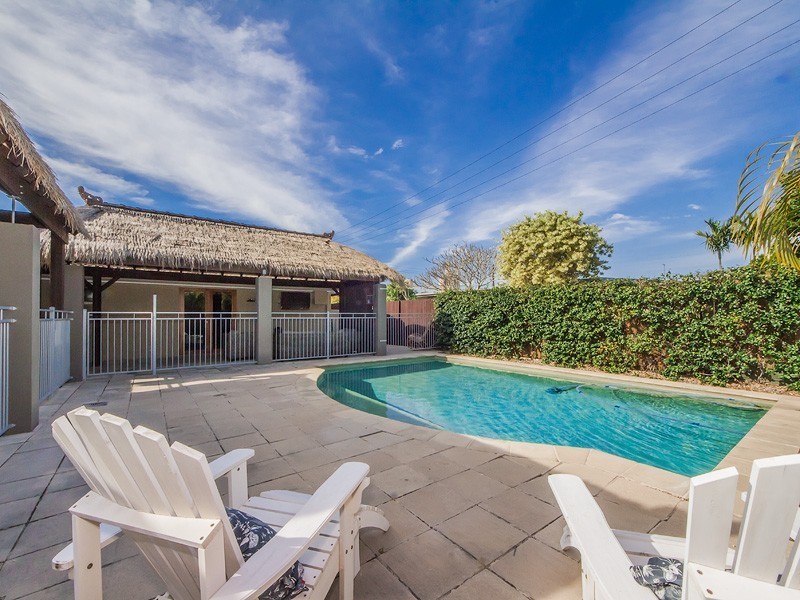 13 Boongala Road, Broadbeach Waters QLD 4218