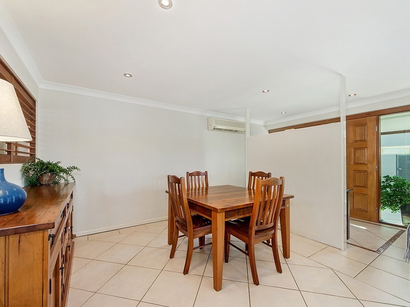 13 Boongala Road, Broadbeach Waters QLD 4218