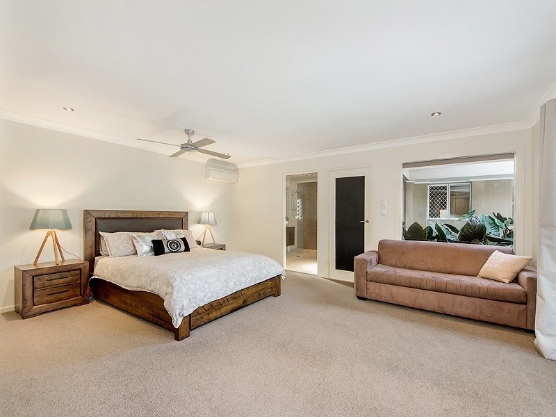 13 Boongala Road, Broadbeach Waters QLD 4218