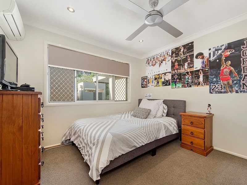 13 Boongala Road, Broadbeach Waters QLD 4218