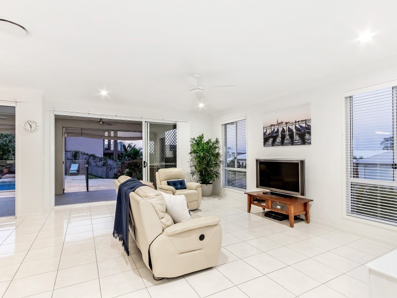 37 Golden Grove Boulevard, Reedy Creek QLD 4227
