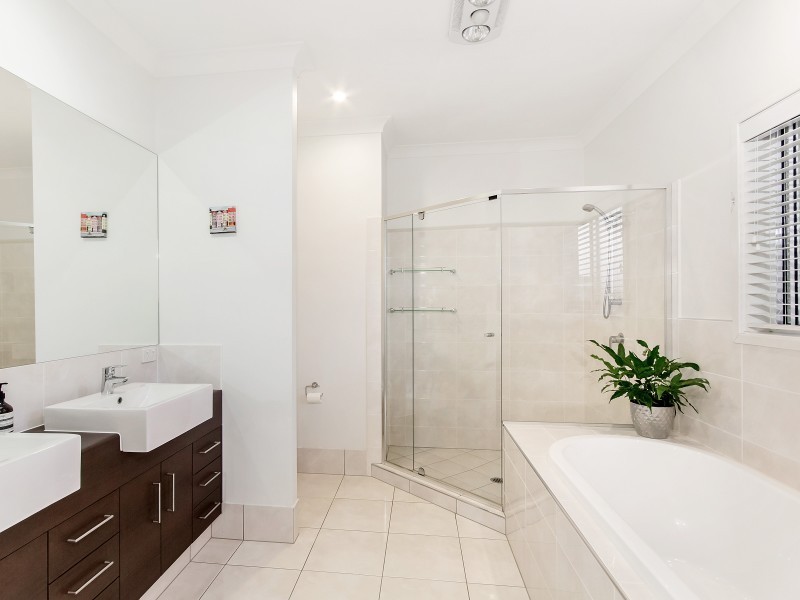 37 Golden Grove Boulevard, Reedy Creek QLD 4227