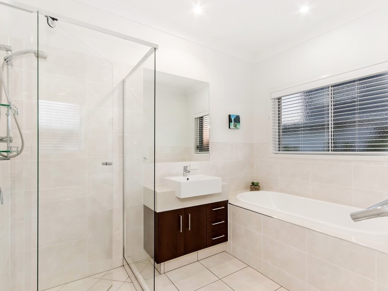 37 Golden Grove Boulevard, Reedy Creek QLD 4227