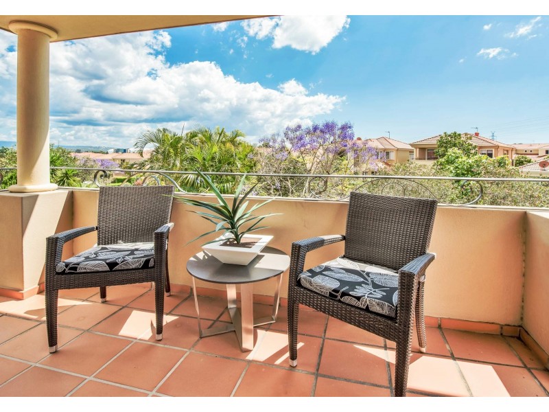 3/3 Robina Town Centre Drive, Robina QLD 4226