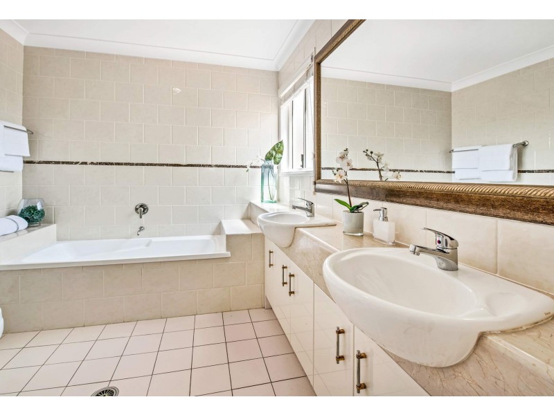 3/3 Robina Town Centre Drive, Robina QLD 4226