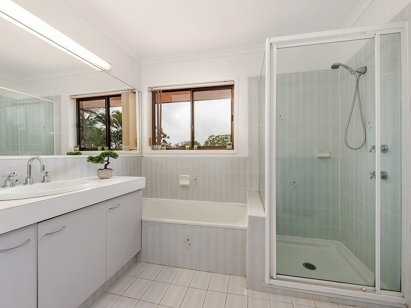 6 Turnberry Court, Robina QLD 4226