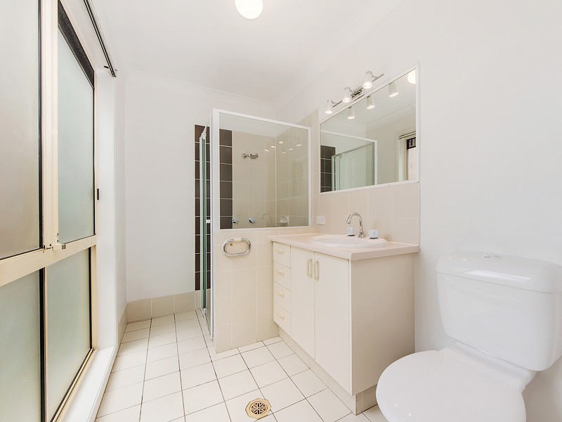 16 Birkdale Street, Robina QLD 4226