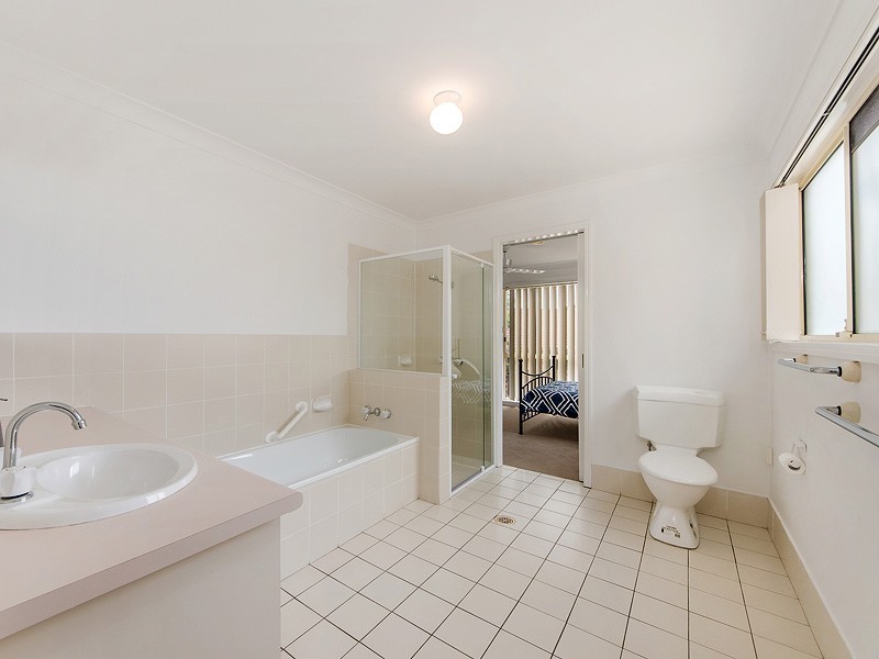 16 Birkdale Street, Robina QLD 4226