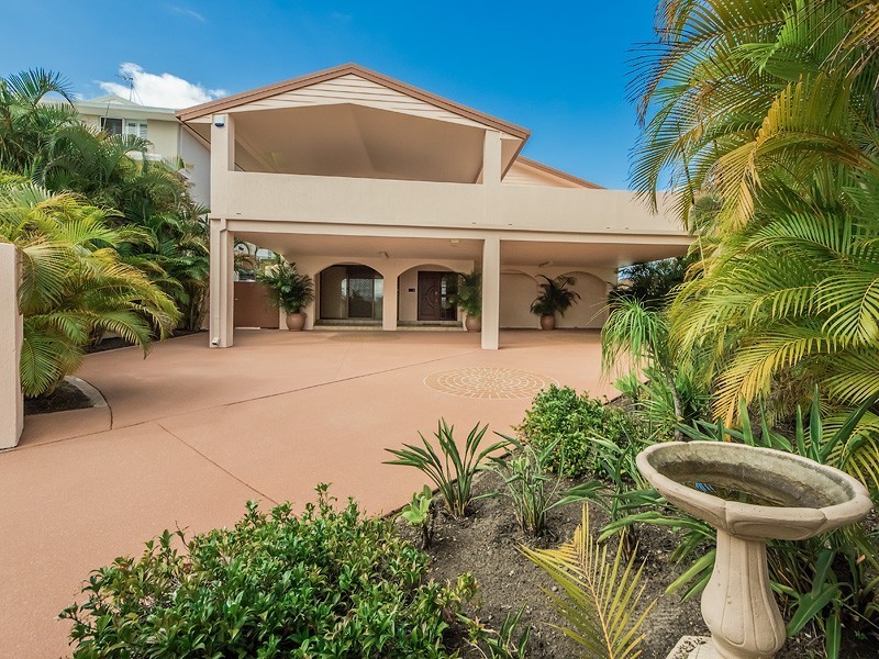 5 Kevin Court, Miami QLD 4220