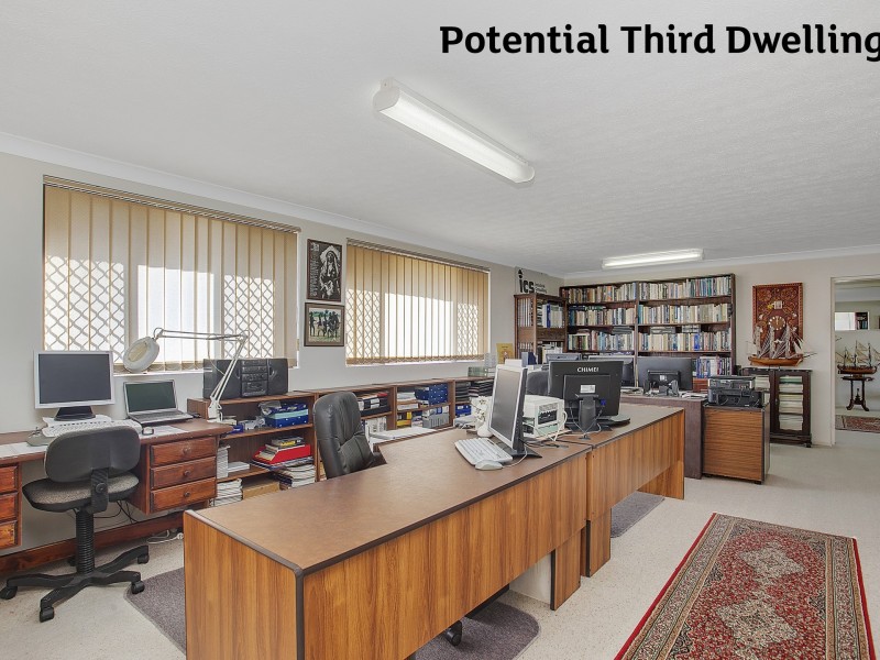 5 Kevin Court, Miami QLD 4220