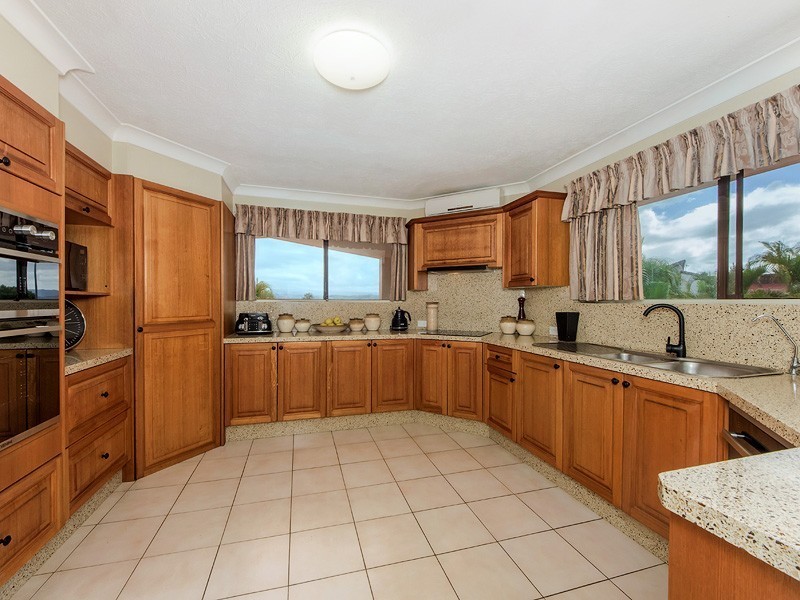 5 Kevin Court, Miami QLD 4220