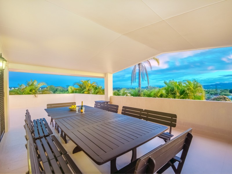 5 Kevin Court, Miami QLD 4220