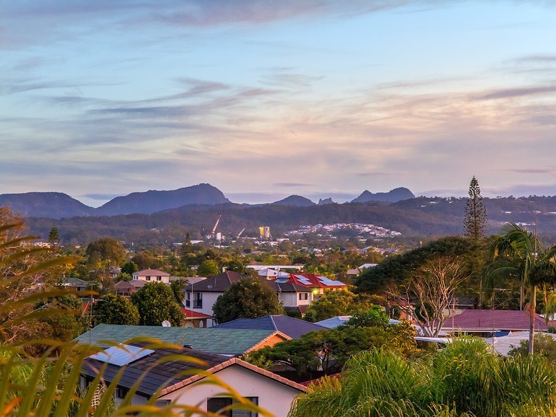 5 Kevin Court, Miami QLD 4220