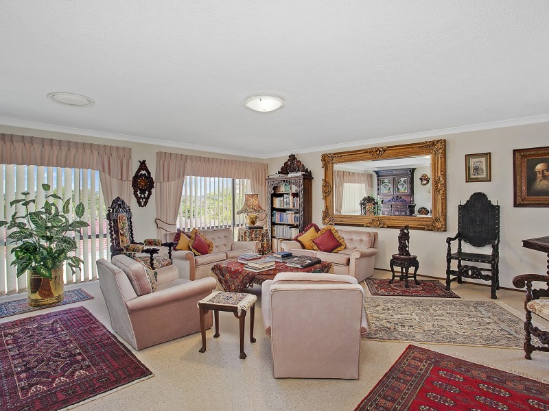 5 Kevin Court, Miami QLD 4220