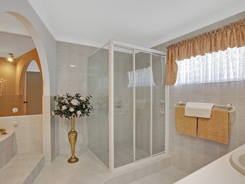 5 Kevin Court, Miami QLD 4220