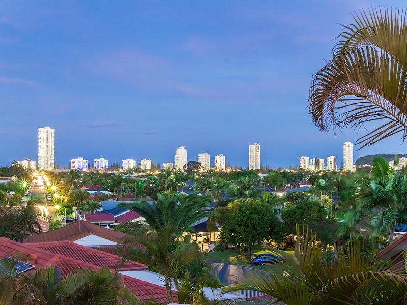 5 Kevin Court, Miami QLD 4220