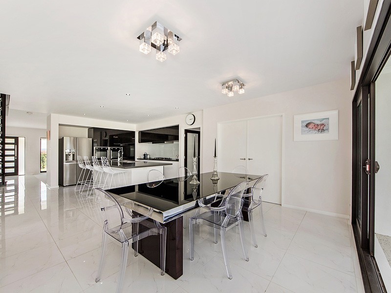 27 Sky Royal Terrace, Burleigh Heads QLD 4220