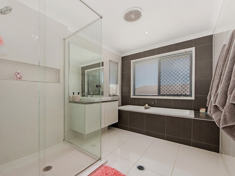 27 Sky Royal Terrace, Burleigh Heads QLD 4220