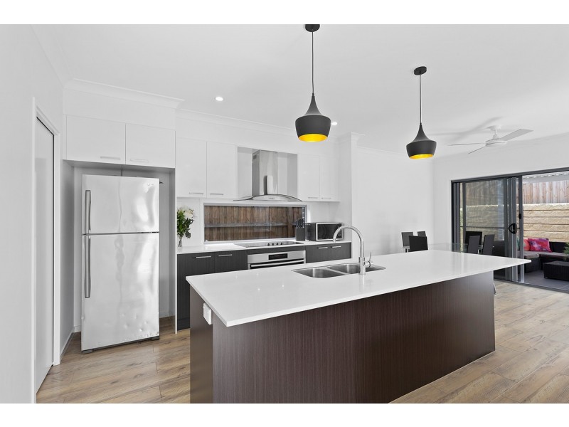 4 Eden Circuit, Reedy Creek QLD 4227