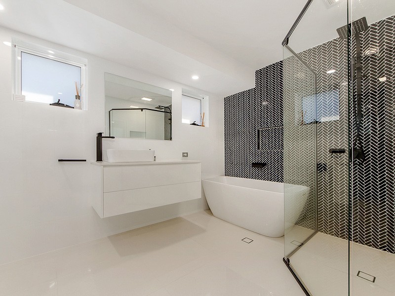 10 Tivoli Court, Carrara QLD 4211