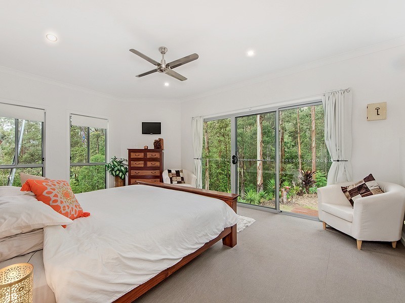 40 Friarbird Crescent, Bonogin QLD 4213