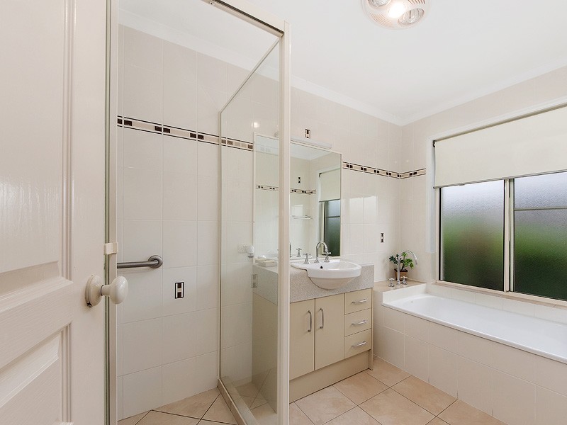 13 York Creek Crescent, Reedy Creek QLD 4227