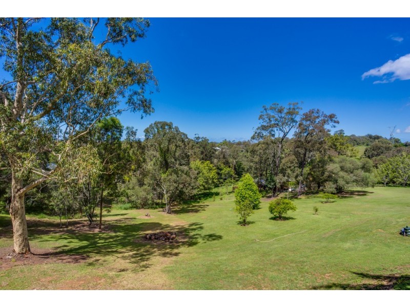3 Earle Court, Tallai QLD 4213