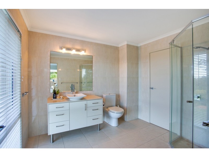 3 Earle Court, Tallai QLD 4213