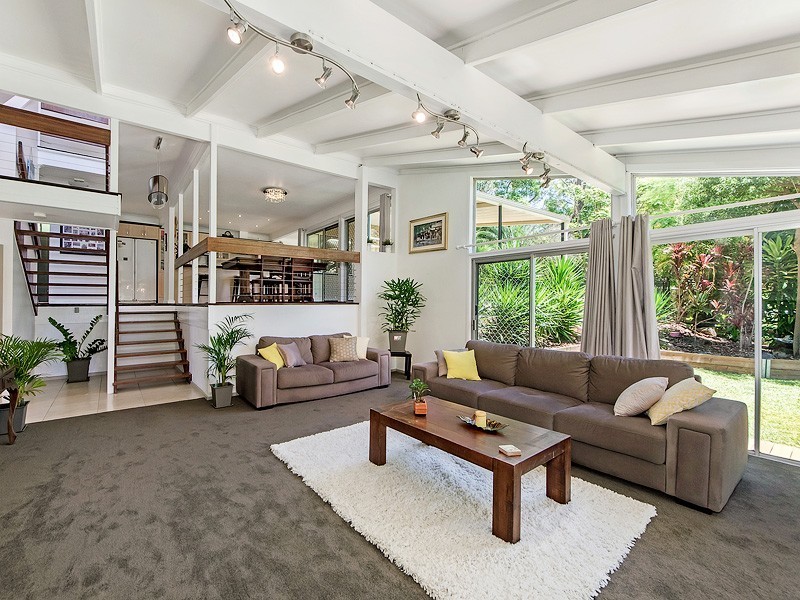 2 Dermott Place, Tallebudgera QLD 4228