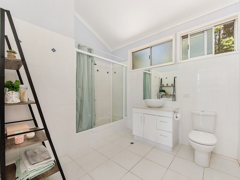 2 Dermott Place, Tallebudgera QLD 4228