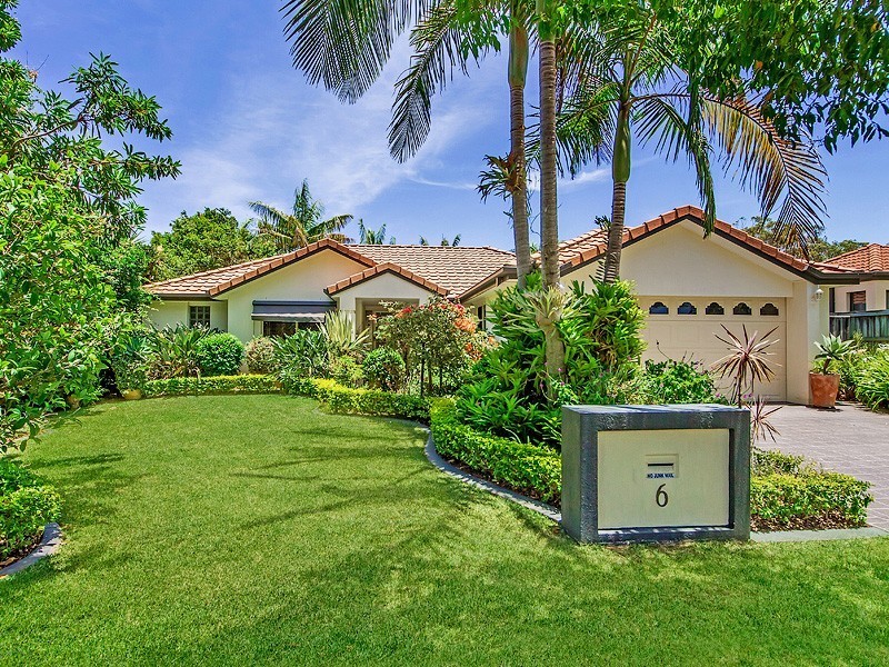 6 Sea Eagle Drive, Burleigh Waters QLD 4220