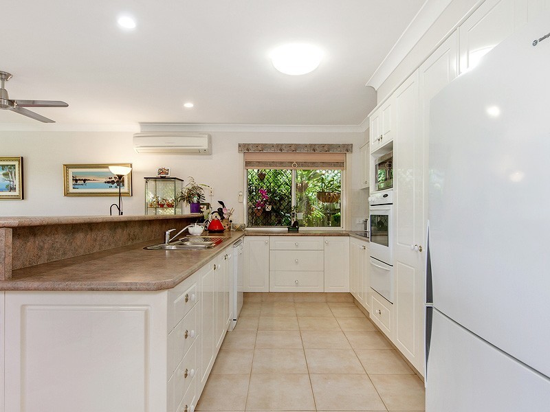 6 Sea Eagle Drive, Burleigh Waters QLD 4220