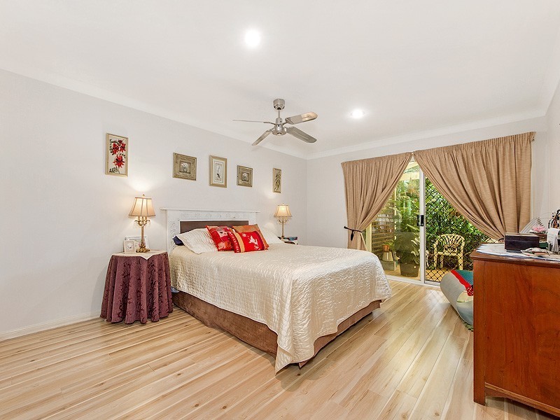 6 Sea Eagle Drive, Burleigh Waters QLD 4220