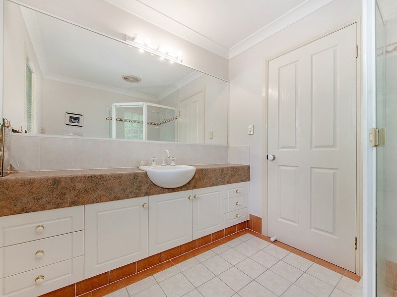 6 Sea Eagle Drive, Burleigh Waters QLD 4220