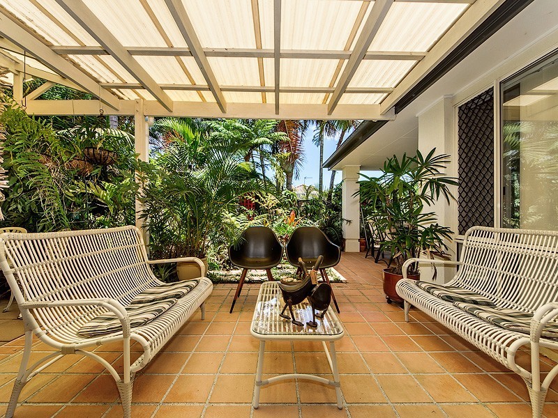 6 Sea Eagle Drive, Burleigh Waters QLD 4220