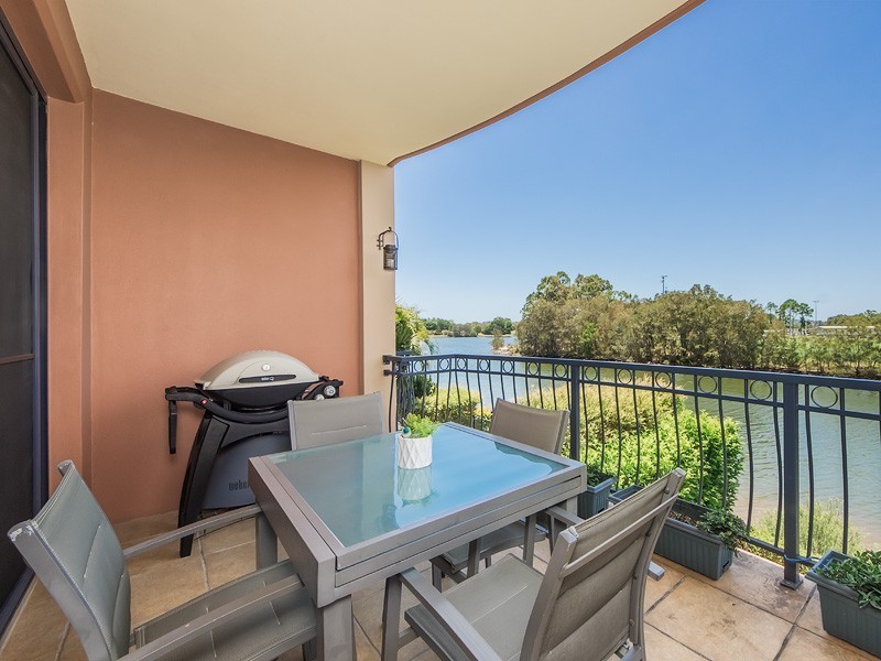 24/4 University Drive, Robina QLD 4226