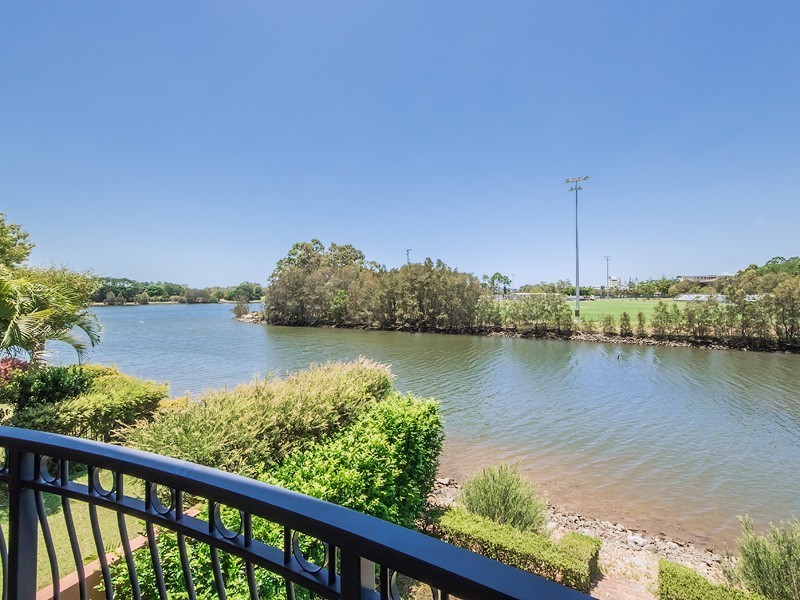 24/4 University Drive, Robina QLD 4226