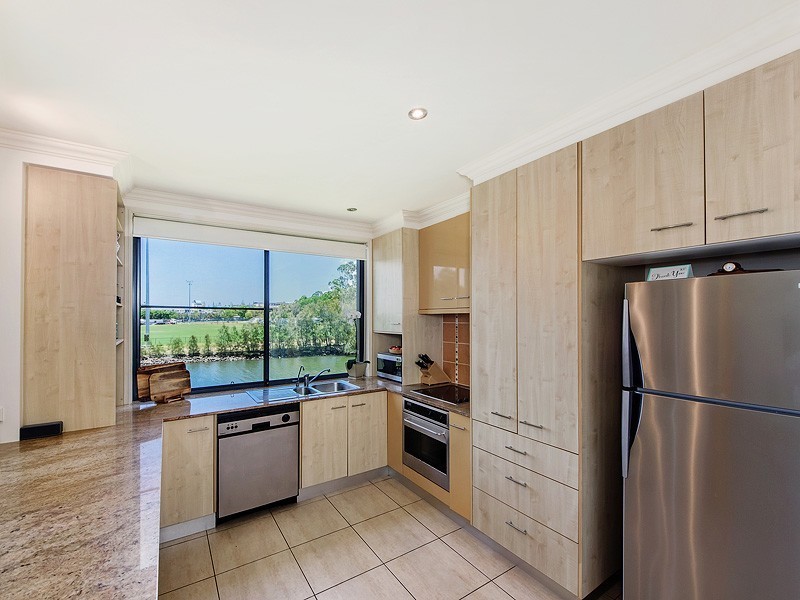 24/4 University Drive, Robina QLD 4226