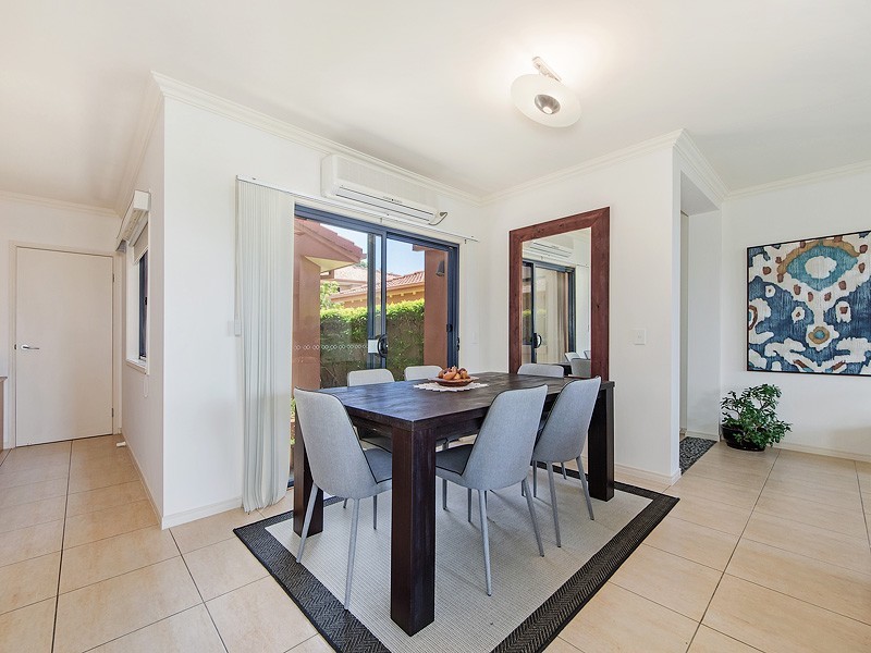 24/4 University Drive, Robina QLD 4226