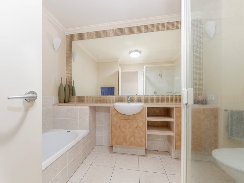 24/4 University Drive, Robina QLD 4226