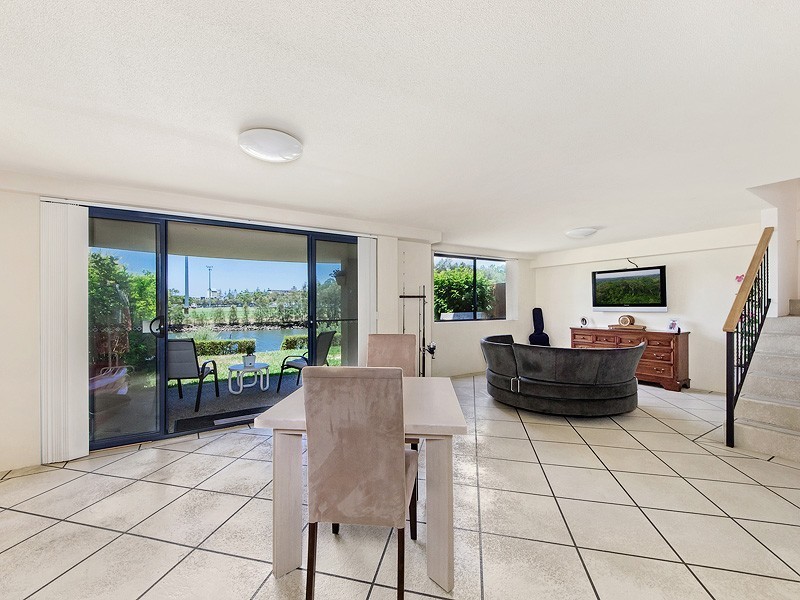24/4 University Drive, Robina QLD 4226