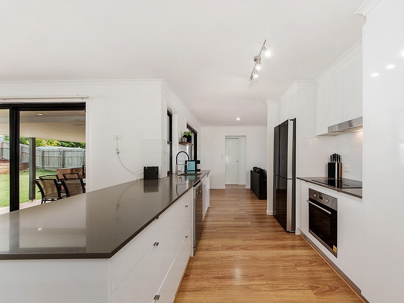 8 Tiley Court, Highland Park QLD 4211