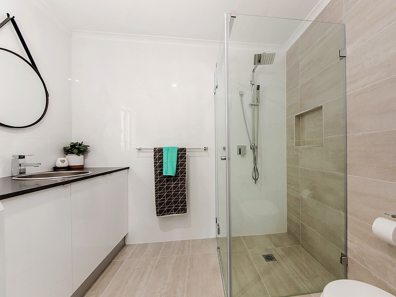 8 Tiley Court, Highland Park QLD 4211