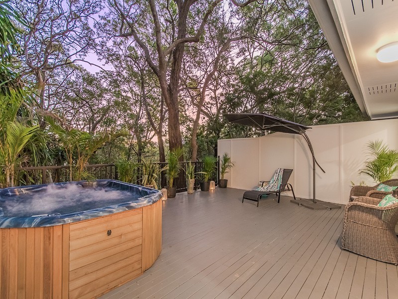 2 Rudd Street, Burleigh Heads QLD 4220