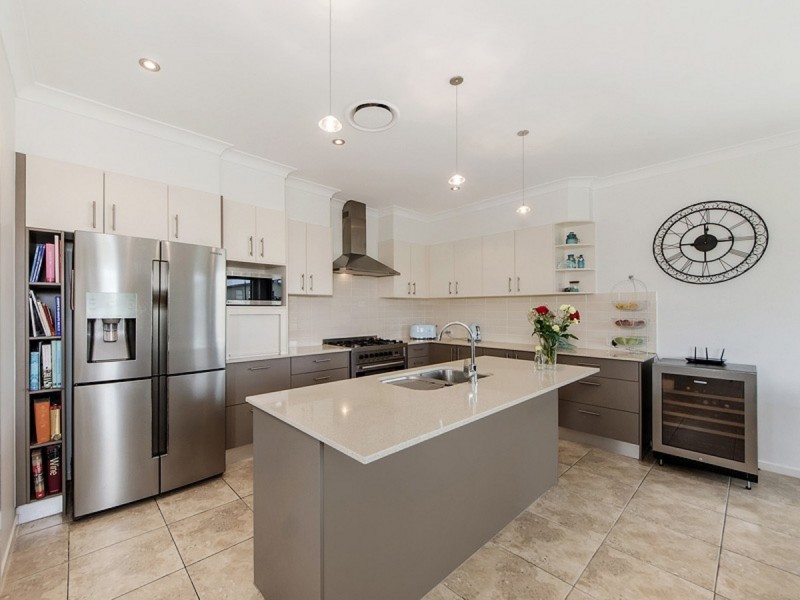 3 Wilcox Close, Reedy Creek QLD 4227