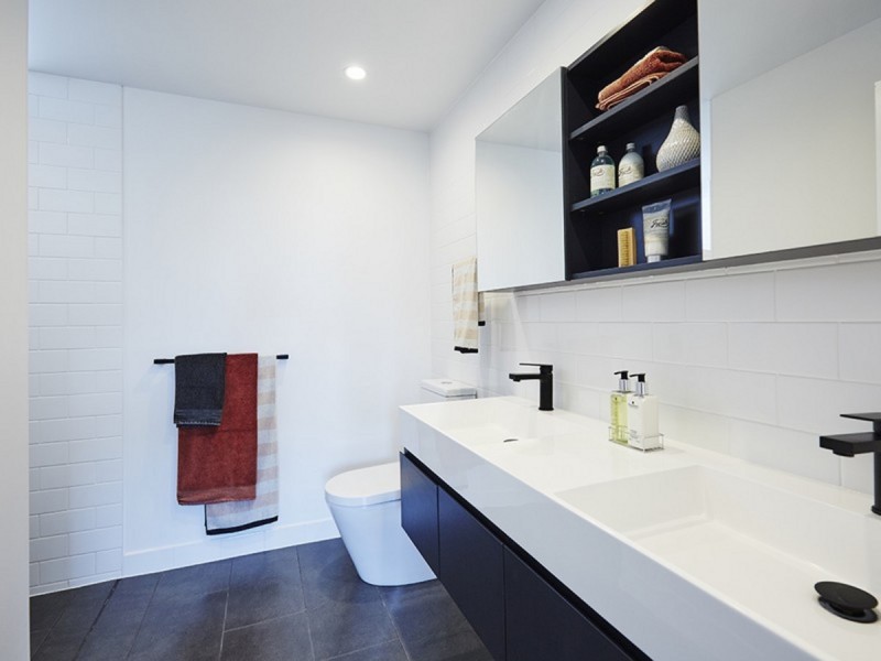 1 Hart Street, Ashmore QLD 4214